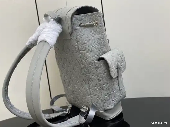 WIS VUITTON LOUIS PM CHRISTOPHER 0330